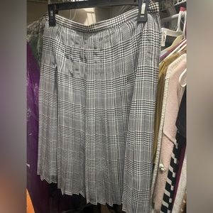 Ann Taylor pleated skirt